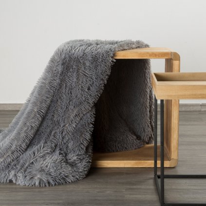 CHLUPATÁ DEKA TIFANY1 70X160 CM ŠEDÁ