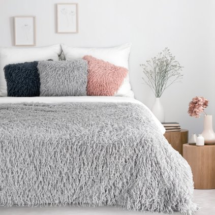 CHLUPATÁ DEKA ADORE 130X170 CM STŘÍBRNÁ