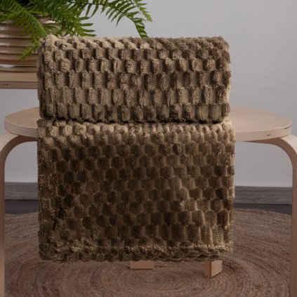 DEKA Z MIKROFLANELU CINDY6 200X220 CM TMAVĚHNĚDÁ