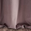 ZATEMŇOVACÍ ZÁVĚS NA KROUŽCÍCH PIERRE 140X250 CM PÚDROVĚ RŮŽOVÁ