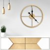 Dekorační kovové nástěnné hodiny v moderním minimalistickém stylu