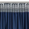 ZATEMŇOVACÍ ZÁVĚS NA PÁSCE CARLI 140X250 CM TMAVĚMODRÁ