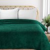 DEKA Z MIKROFLANELU BLINK 150X200 CM TMAVĚZELENÁ