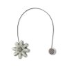 SADA 2KS DEKORAČNÍ SPONA NA ZÁVĚS FLOWER S MAGNETEM 5 X 14 CM KRÉMOVÁ