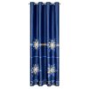 VÁNOČNÍ ZATEMŇOVACÍ ZÁVĚS NA KROUŽCÍCH CAROL 140X250 CM TMAVĚMODRÁ
